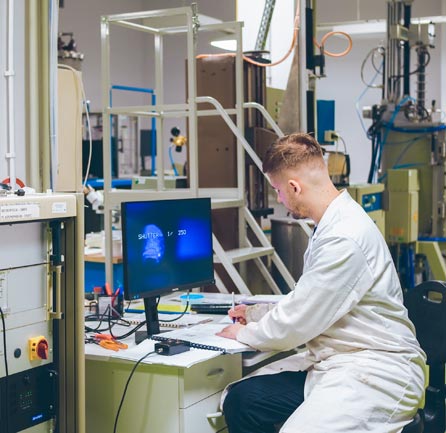 Od kryształu do smartfona
